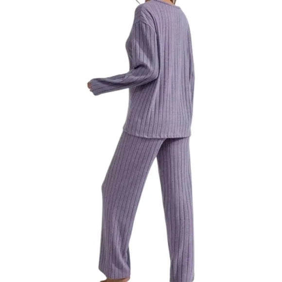 Women's Lavender Ribbed Lounge Set - Picture 2 of 6